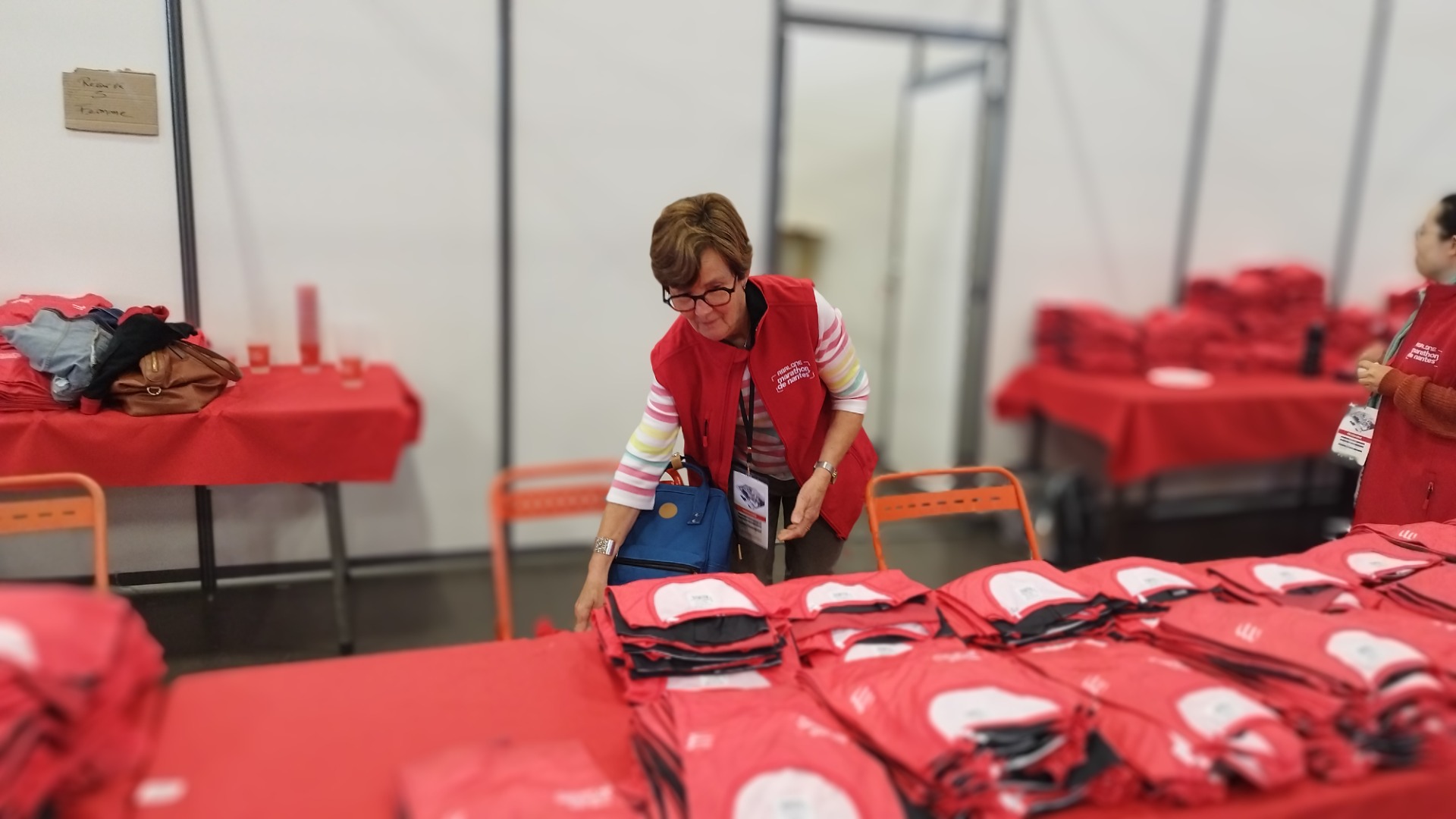 La distribution des dossards et maillots